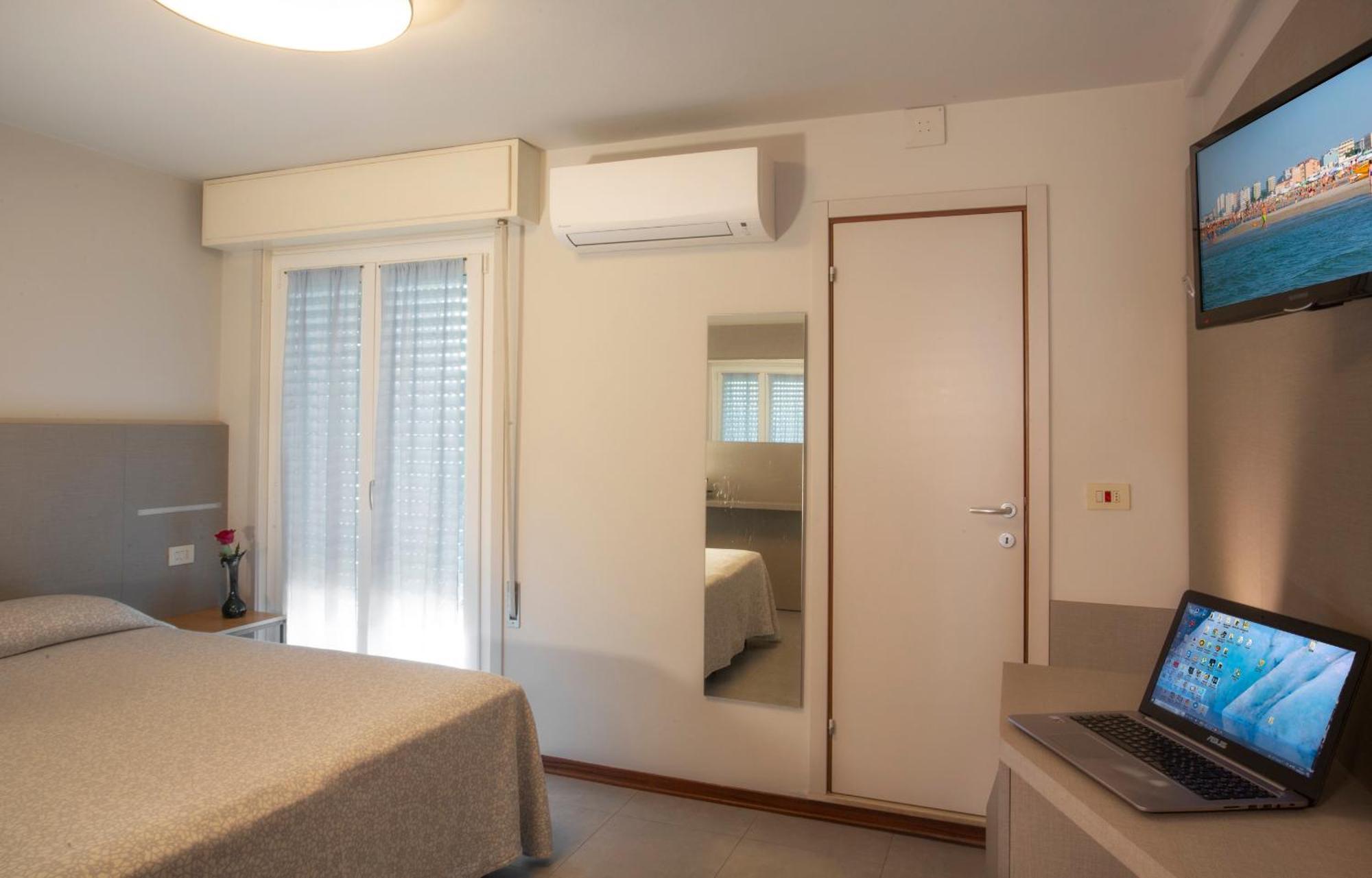 Hotel Norma Misano Adriatico Phòng bức ảnh